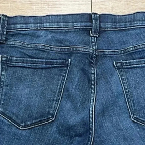 Isabel Maternity Denim Dark Wash Rolled Cuff Bermuda Shorts Women’s Sz 12 - Picture 7 of 8